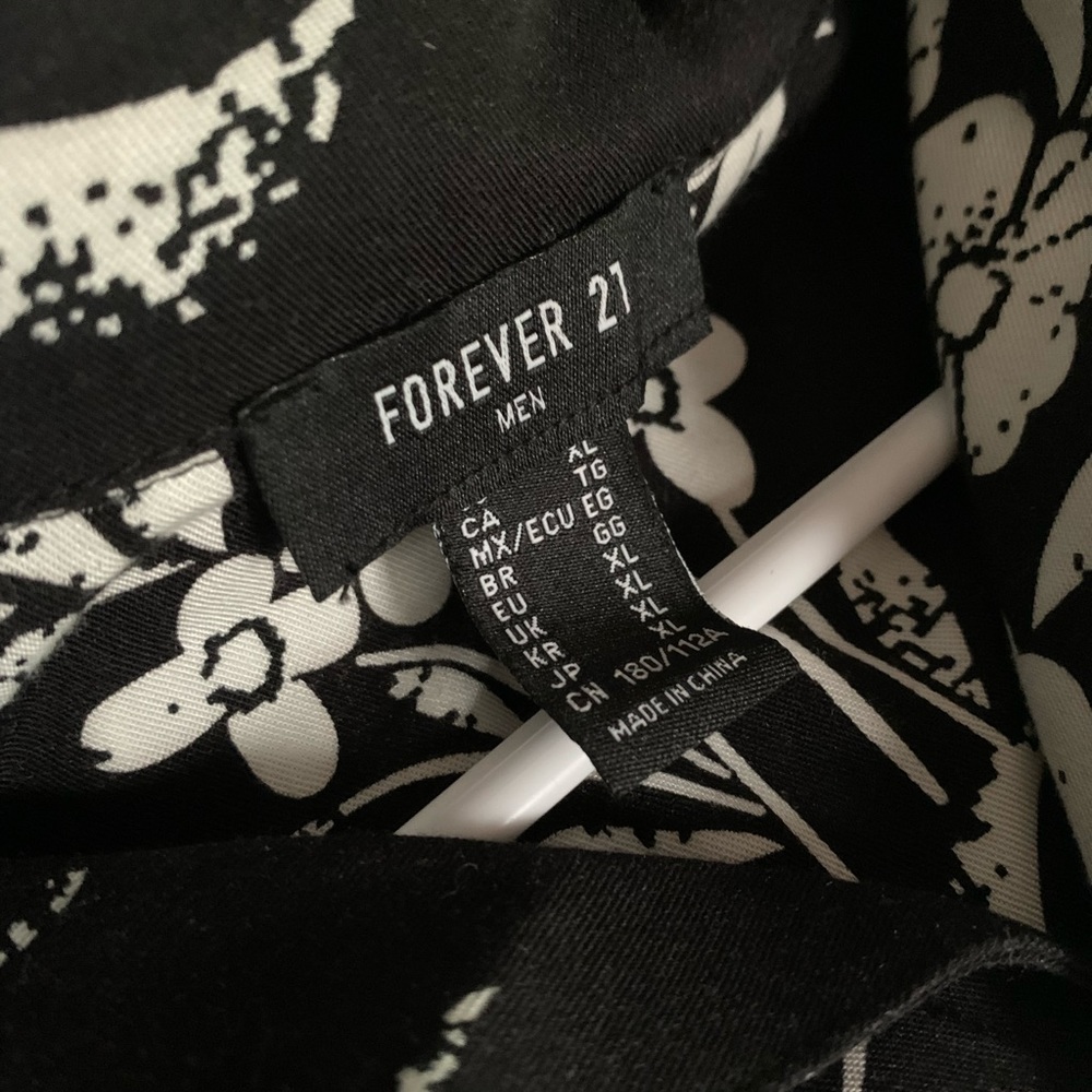 FOREVER 21 MEN - Black and White Floral Button Up Dress Shirt Size XL - Picture 4 of 4